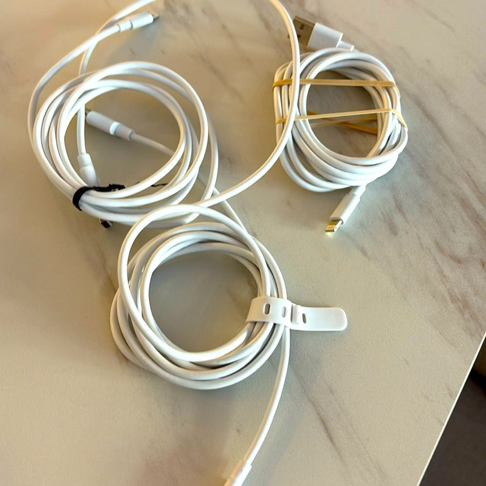 Apple USB cable white old apple charger bundle